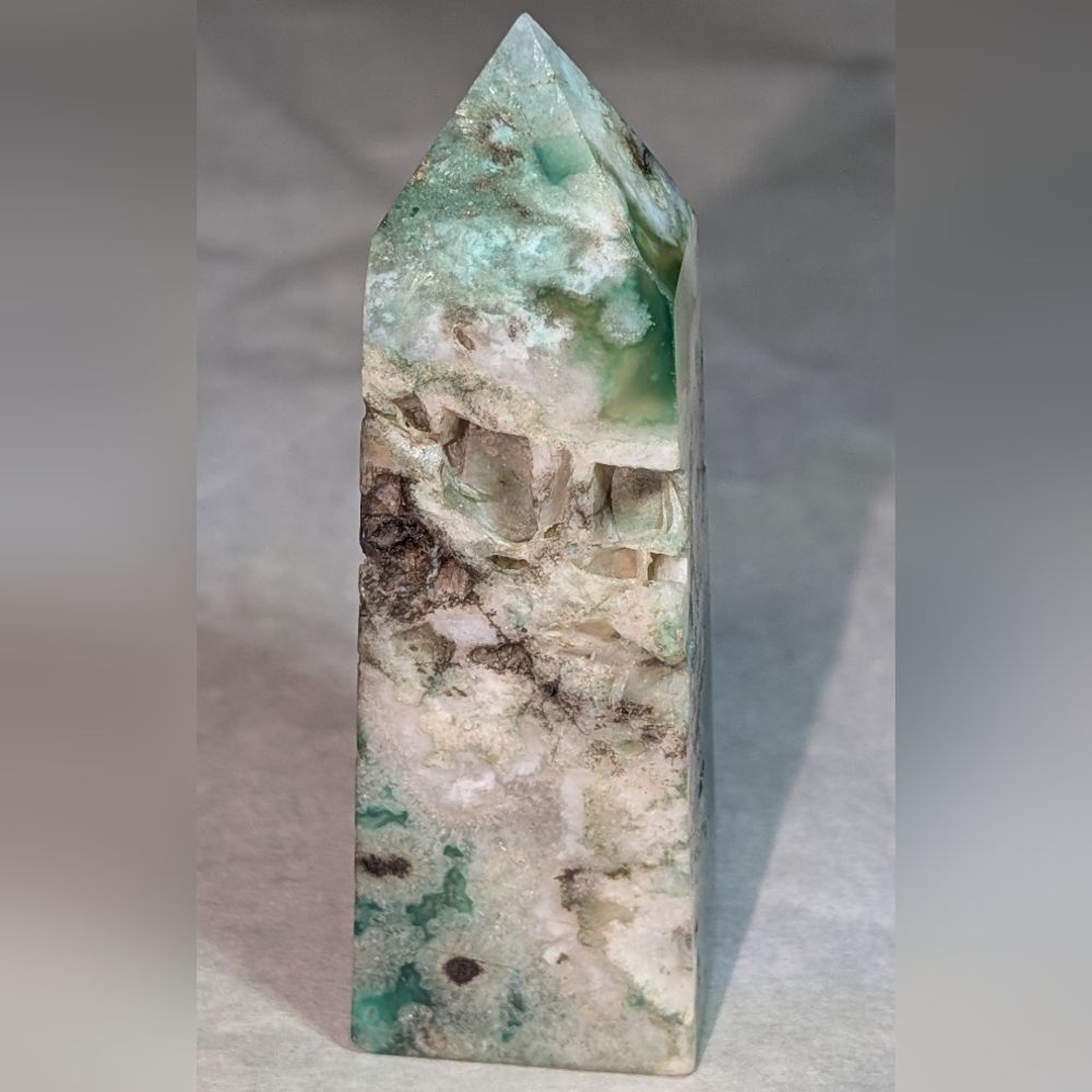 Green Flower Agate Tower